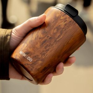 MAMEIDO Thermobecher 350ml, 470ml & 700ml - dichter Kaffeebecher to go aus Edelstahl doppelwandig isoliert, auslaufsicher - Coffee to go Becher warmhaltend (Oak Wood, 0,35l) 10