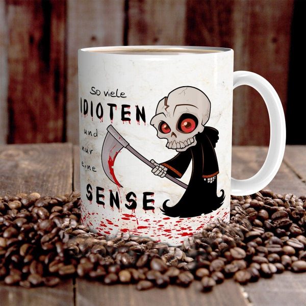 TRIOSK Tasse So viele Idioten und nur eine Sense mit Sensenmann Spruch lustig Fun Horror Geschenk für Arbeit Büro Kollegen Männer Frauen Beige, Keramik 300ml 5