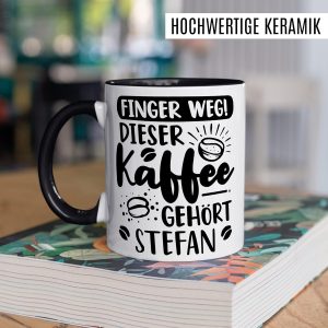 Kaffee-Tasse personalisiert mit Spruch lustig - FINGER WEG! Dieser Kaffee gehört eigener Name - Geschenk personalisierbar Geschenk-Idee Büro personalisieren Kaffee-Becher (Weiß & Schwarz) 12