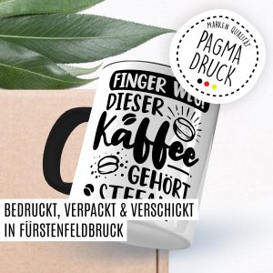 Kaffee-Tasse personalisiert mit Spruch lustig - FINGER WEG! Dieser Kaffee gehört eigener Name - Geschenk personalisierbar Geschenk-Idee Büro personalisieren Kaffee-Becher (Weiß & Schwarz) 18