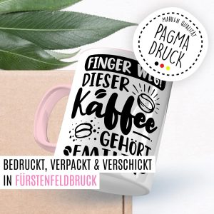 Kaffee-Tasse personalisiert mit Spruch lustig - FINGER WEG! Dieser Kaffee gehört eigener Name - Geschenk personalisierbar Geschenk-Idee Büro personalisieren Kaffee-Becher (Weiß & Rosa) 18