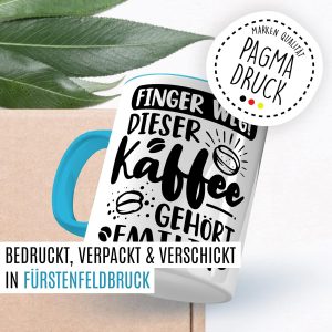 Kaffee-Tasse personalisiert mit Spruch lustig - FINGER WEG! Dieser Kaffee gehört eigener Name - Geschenk personalisierbar Geschenk-Idee Büro personalisieren Kaffee-Becher (Weiß & Blau) 18