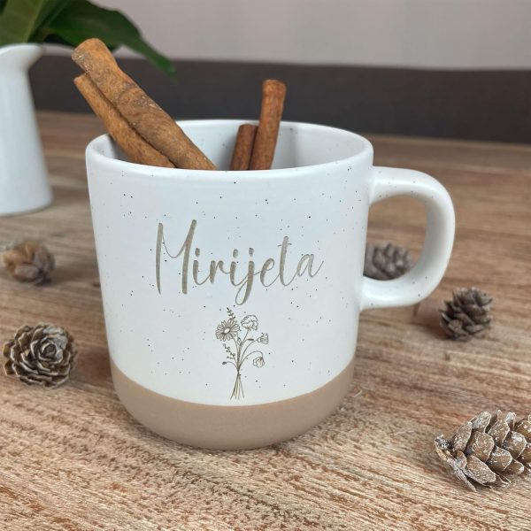 Personalisierte Tasse mit Namen und Gravur | Keramik Steingut Tasse mit Blumenmotiv | Geschenk für Freundin, Ehefrau oder Familie | Kaffeetasse 360ml groß | Geburtstags Geschenke Frauen (Name+Blume) 9